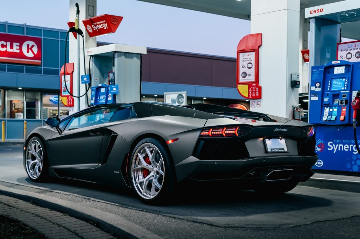 2016 Lamborghini Aventador LP700-4 Roadster Pirelli Edition